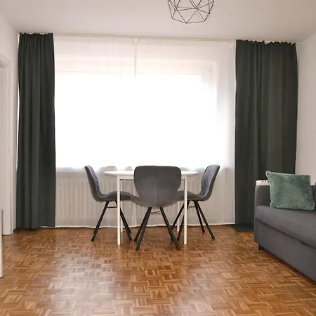 Art - Helles Mit Balkon & Netflix 뒤스부르크