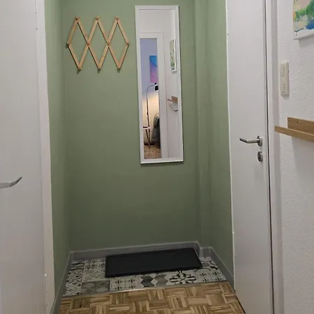 Art - Helles Mit Balkon & Netflix Lägenhet *