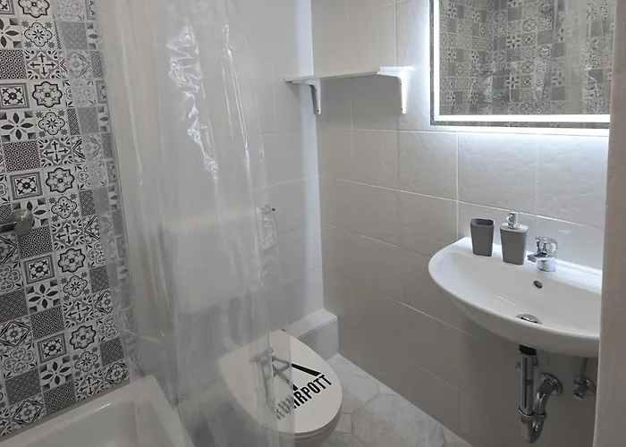 Art - Helles Mit Balkon&netflix